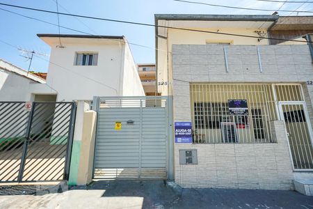 Casa para alugar com 100m², 3 quartos e 3 vagasFachada
