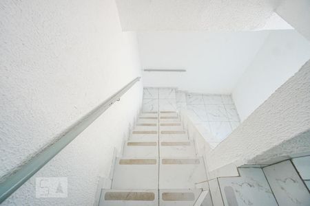 Casa para alugar com 100m², 3 quartos e 3 vagasEscada