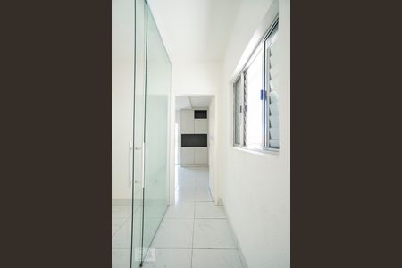 Corredor dos quartos de casa para alugar com 3 quartos, 100m² em Penha de França, São Paulo