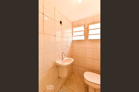 Banheiro de apartamento para alugar com 1 quarto, 28m² em Bela Vista, São Paulo