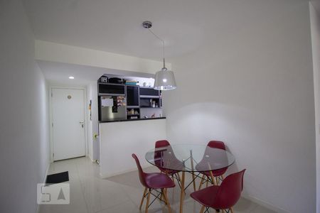 Sala de apartamento para alugar com 3 quartos, 78m² em Recreio dos Bandeirantes, Rio de Janeiro
