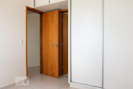 Suíte 1 de apartamento para alugar com 2 quartos, 58m² em Santa Mônica, Uberlândia