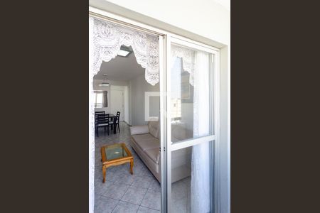 Apartamento à venda com 60m², 2 quartos e 1 vaga Apartamento à venda com 60m², 2 quartos e 1 vagaVaranda