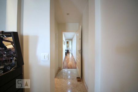 Apartamento à venda com 253m², 4 quartos e 5 vagasCorredor