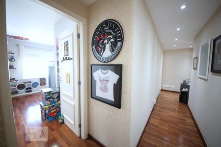 Apartamento à venda com 253m², 4 quartos e 5 vagasCorredor