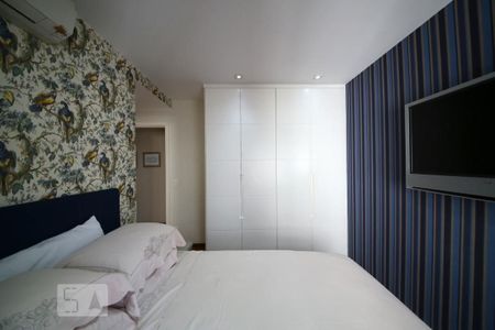 Apartamento à venda com 253m², 4 quartos e 5 vagasSuíte 2