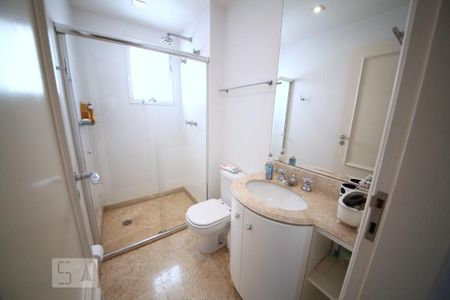 Apartamento à venda com 253m², 4 quartos e 5 vagasBanheiro
