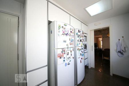 Apartamento à venda com 253m², 4 quartos e 5 vagasCozinha 