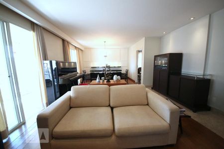 Apartamento à venda com 253m², 4 quartos e 5 vagasSala