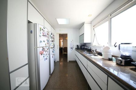 Apartamento à venda com 253m², 4 quartos e 5 vagasCozinha 