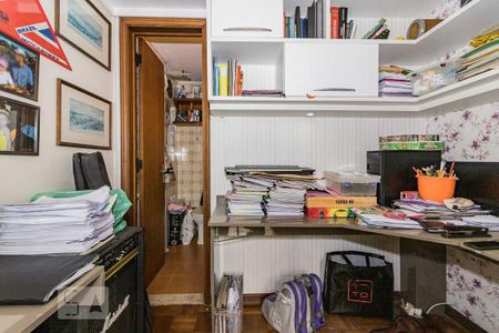 Apartamento à venda com 279m², 3 quartos e 2 vagas Apartamento à venda com 279m², 3 quartos e 2 vagasEscritório