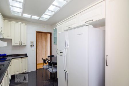 Apartamento para alugar com 220m², 3 quartos e 3 vagasCozinha