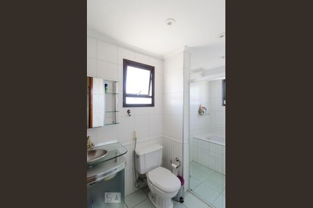 Apartamento para alugar com 220m², 3 quartos e 3 vagasBanheiro da suíte 2