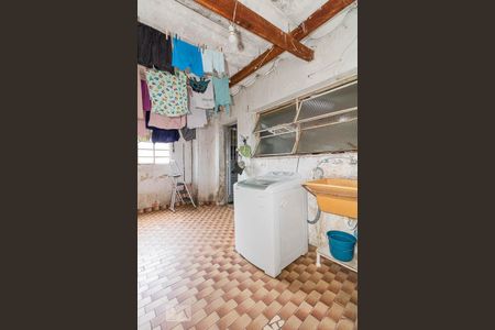 Casa para alugar com 198m², 5 quartos e 2 vagas Casa para alugar com 198m², 5 quartos e 2 vagasÁrea de Serviço - Casa 01