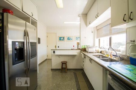 Apartamento à venda com 272m², 4 quartos e 4 vagasCozinha 