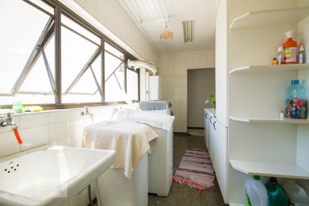 Apartamento à venda com 272m², 4 quartos e 4 vagasLavanderia 