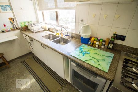 Apartamento à venda com 272m², 4 quartos e 4 vagasCozinha 