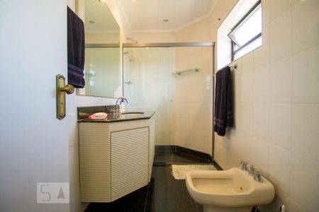 Apartamento à venda com 272m², 4 quartos e 4 vagasBanheiro da Suíte 2