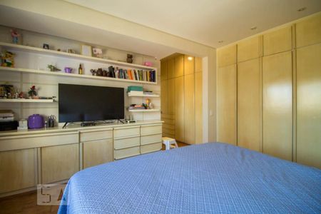 Apartamento à venda com 272m², 4 quartos e 4 vagasSuíte 1