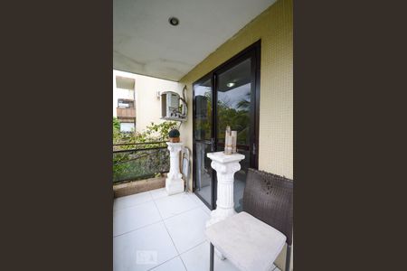 Apartamento à venda com 90m², 2 quartos e 1 vaga Apartamento à venda com 90m², 2 quartos e 1 vagaVaranda da Suíte