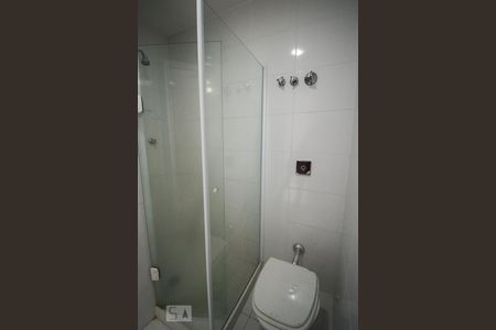 Apartamento à venda com 90m², 2 quartos e 1 vaga Apartamento à venda com 90m², 2 quartos e 1 vagaBanheiro da Suíte