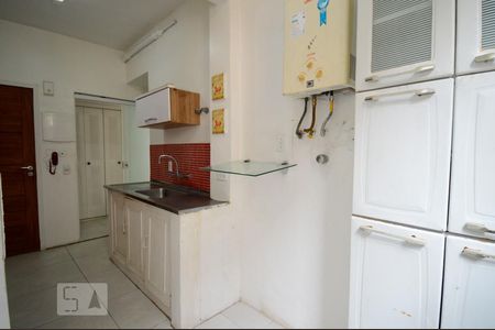Apartamento à venda com 90m², 2 quartos e 1 vaga Apartamento à venda com 90m², 2 quartos e 1 vagaCozinha e Área de Serviço