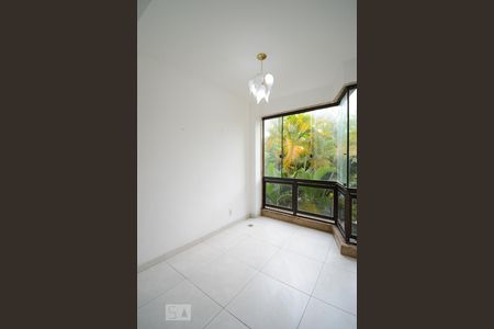 Sala de apartamento à venda com 2 quartos, 90m² em Barra da Tijuca, Rio de Janeiro