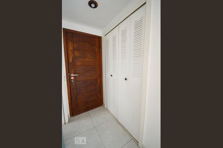 Apartamento à venda com 90m², 2 quartos e 1 vaga Apartamento à venda com 90m², 2 quartos e 1 vagaHall de Entrada