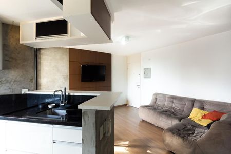 Sala/Cozinha de apartamento para alugar com 1 quarto, 40m² em Indianópolis, São Paulo