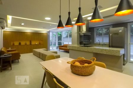 Studio para alugar com 39m², 1 quarto e 1 vaga Studio para alugar com 39m², 1 quarto e 1 vagaÁrea comum - Salão de festas