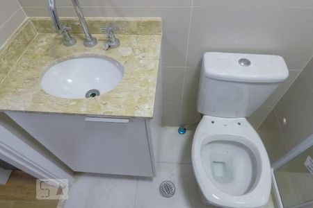 Studio para alugar com 39m², 1 quarto e 1 vaga Studio para alugar com 39m², 1 quarto e 1 vagaBanheiro