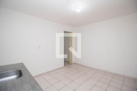 Sala/ Cozinha de casa para alugar com 1 quarto, 45m² em Vila Zat, São Paulo
