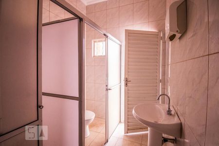 Banheiro de casa para alugar com 1 quarto, 688m² em Vila Brandina, Campinas