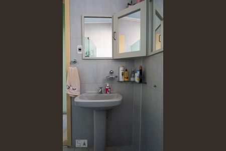 Banheiro de apartamento à venda com 2 quartos, 90m² em Centro Histórico, Porto Alegre