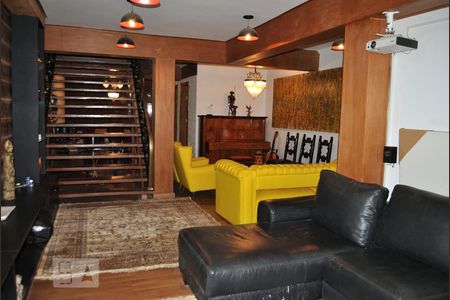 Sala de casa à venda com 3 quartos, 300m² em Bosque da Saúde, São Paulo