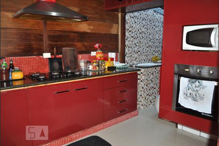 Casa à venda com 300m², 3 quartos e 3 vagasCozinha