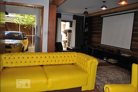 Sala de casa à venda com 3 quartos, 300m² em Bosque da Saúde, São Paulo