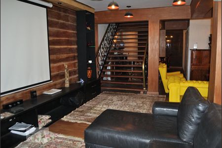 Sala de casa à venda com 3 quartos, 300m² em Bosque da Saúde, São Paulo