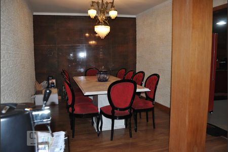 Sala de casa à venda com 3 quartos, 300m² em Bosque da Saúde, São Paulo