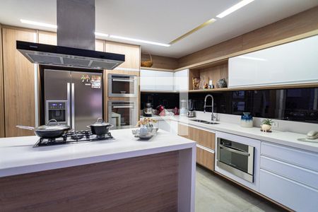 Apartamento à venda com 341m², 4 quartos e 2 vagasCozinha