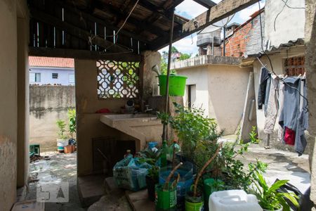 Casa à venda com 100m², 2 quartos e 1 vagaárea de serviço