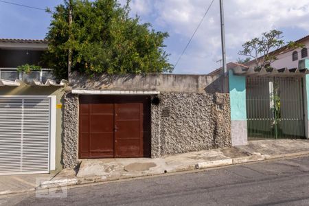 Casa à venda com 70m², 2 quartos e 2 vagasFachada 