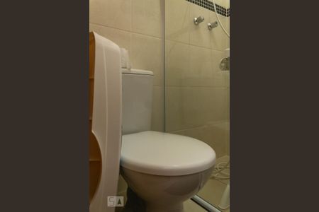 Casa à venda com 200m², 3 quartos e 2 vagas Casa à venda com 200m², 3 quartos e 2 vagasBanheiro Suíte 1