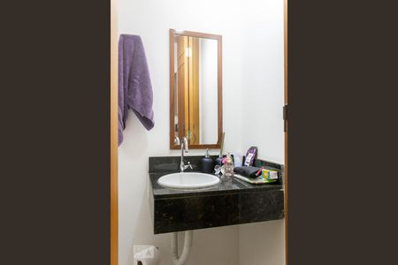 Lavabo de casa à venda com 3 quartos, 200m² em Vila Marari, São Paulo