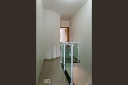 Corredor de casa à venda com 3 quartos, 200m² em Vila Marari, São Paulo