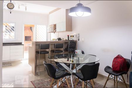 Sala de casa à venda com 3 quartos, 200m² em Vila Marari, São Paulo
