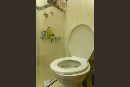 Casa à venda com 200m², 3 quartos e 2 vagas Casa à venda com 200m², 3 quartos e 2 vagasBanheiro Suíte 2