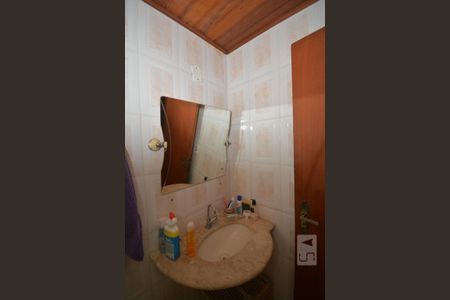 Casa para alugar com 196m², 3 quartos e 2 vagasBanheiro Social