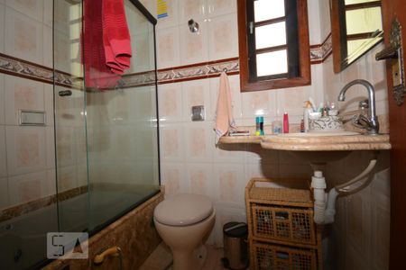 Casa para alugar com 196m², 3 quartos e 2 vagasBanheiro da Suíte - Banheira