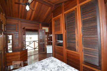 Casa para alugar com 196m², 3 quartos e 2 vagasSuíte